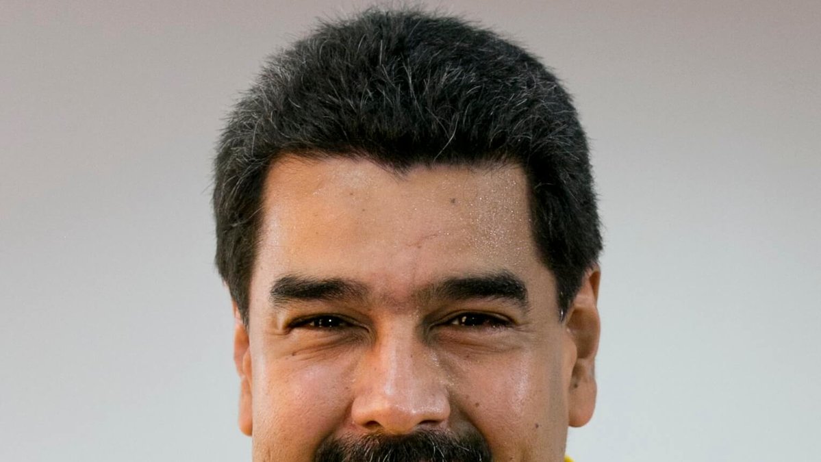 Ett lila finger och allmänt ogillad av folket, men glad ändå, den gamle skojarn Nicolás Maduro!